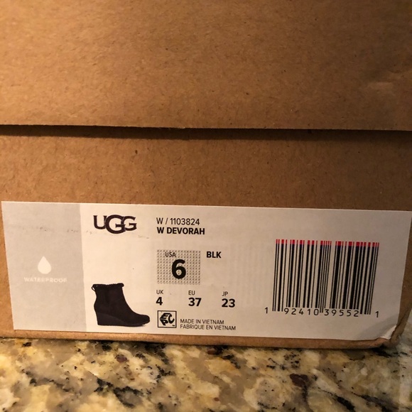 Ugg bootie - Picture 2 of 4